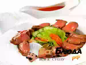 Ростбиф в карамели с пикантным соусом