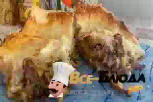 Запеканка из лаваша с мясным фаршем, грибами и сыром