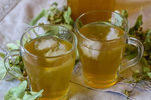 Холодный зеленый чай с липой и медом