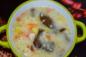 Куриный суп с плавленым сыром и пшеном Куриный суп с плавленым сыром и пшеном