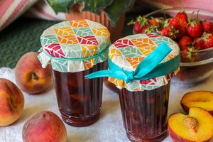 Варенье с клубникой и персиками на агар-агаре Варенье с клубникой и персиками на агар-агаре
