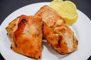 Пряные куриные окорочка, запечённые с мёдом и лимоном Пряные куриные окорочка, запечённые с мёдом и лимоном