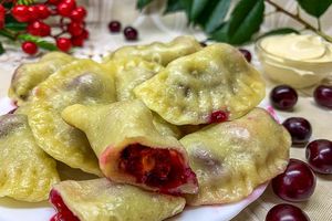 Вареники с вишней в мультиварке на пару Вареники с вишней в мультиварке на пару