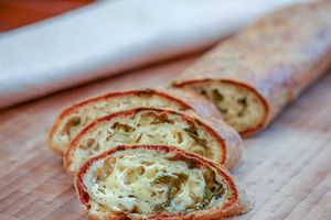 Штрудель с сыром и зеленью Штрудель с сыром и зеленью
