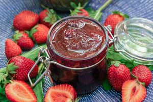 Клубничное варенье с мятой и лимоном Клубничное варенье с мятой и лимоном