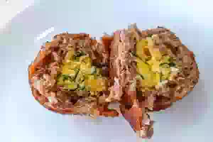 Мясные зразы с яйцом и сыром