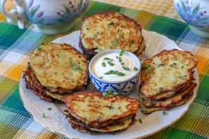 Драники с зеленым луком и сыром