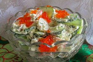 Салат с крабовыми палочками, творогом и свежими огурцами