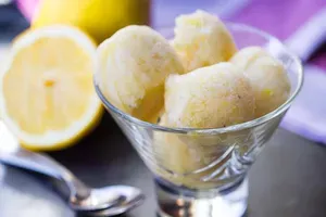 Лимонная гранита, это освежающий летний десерт