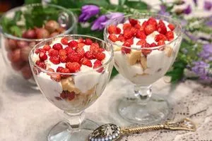 Трайфл с кремом из рикотты и земляникой, Английская кухня